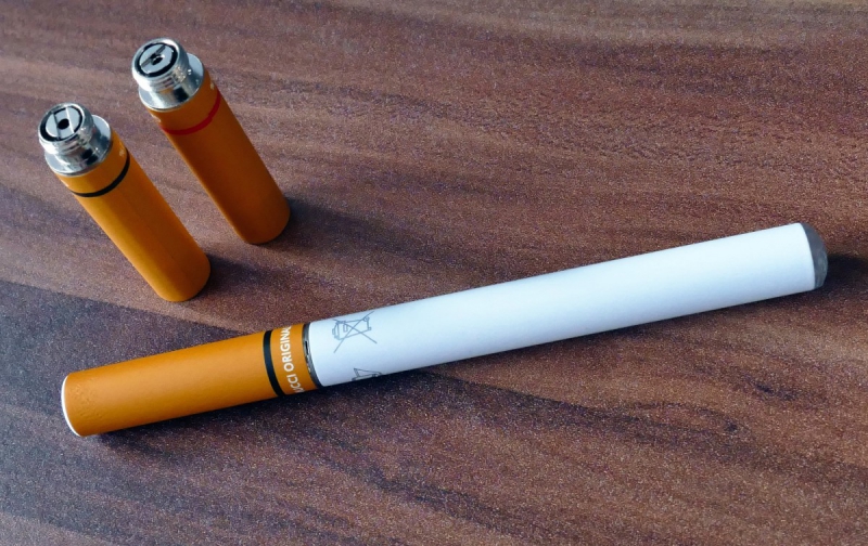 e-cigarette-MASSOINS-min_electronic_cigarette_e_cigarette_nicotine_vapor_vaporizer_smoke_tobacco-663282